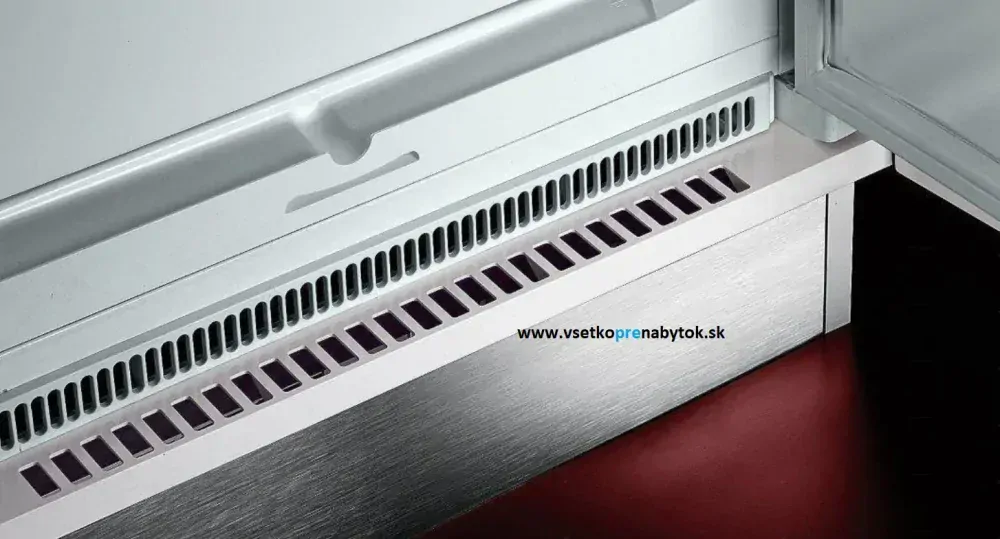 Vetracia základňa pre vstavanú chladničku