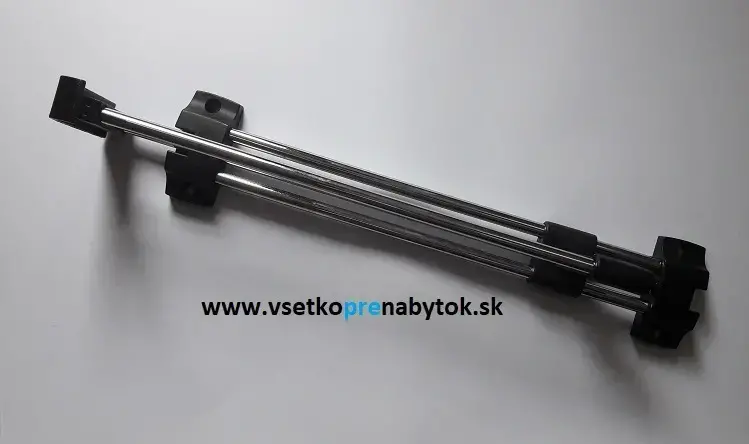 Výsuvný vešiak na ramienka