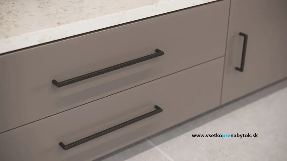 Úchytka NYXA, 192/202 mm