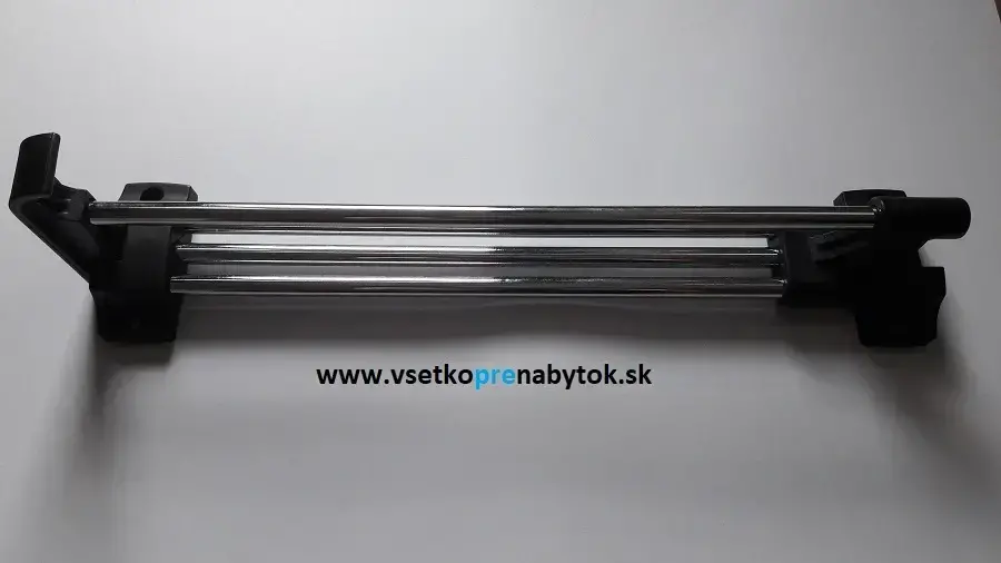 Výsuvný vešiak na ramienka